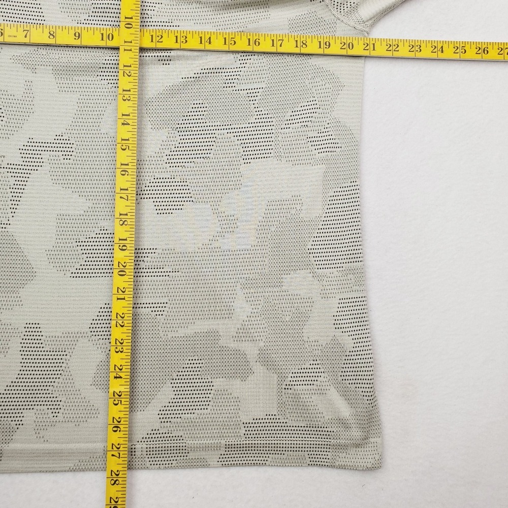 Lululemon Metal Vent Tech Polo Shirt Mens Large Beige Geo Camo Performance Golf - Picture 7 of 9